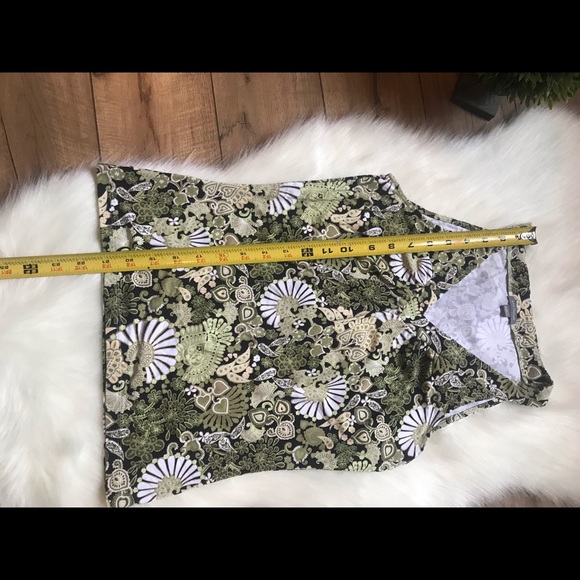 Ann Taylor sleeveless top - Picture 6 of 6